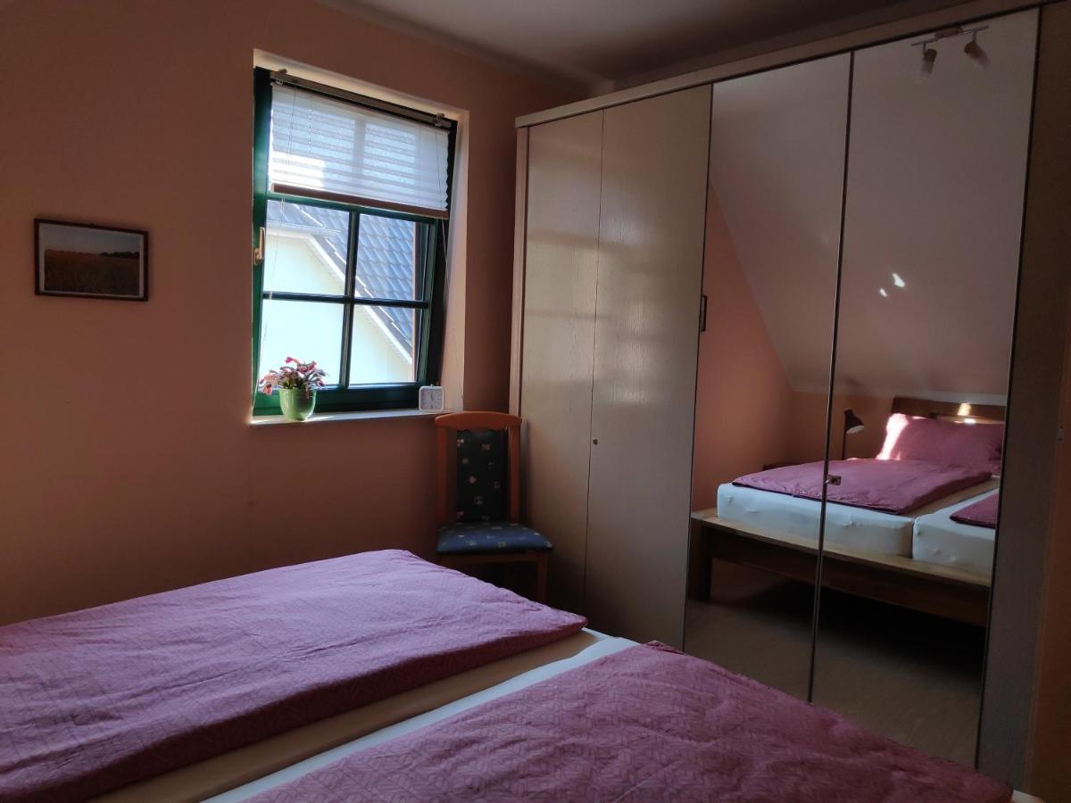 Ferienwohnung Thum Вустров Екстер'єр фото