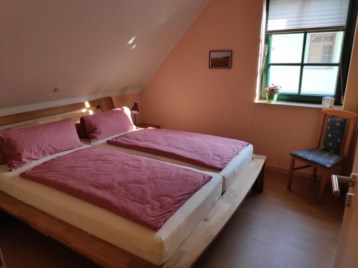 Ferienwohnung Thum Вустров Екстер'єр фото