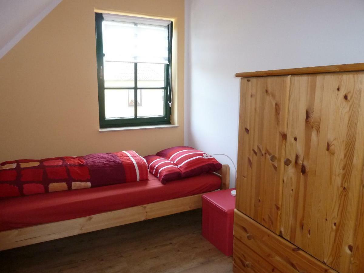 Ferienwohnung Thum Вустров Екстер'єр фото